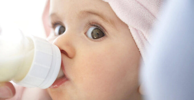 How To Bottle Feeding Newborn Baby Tips